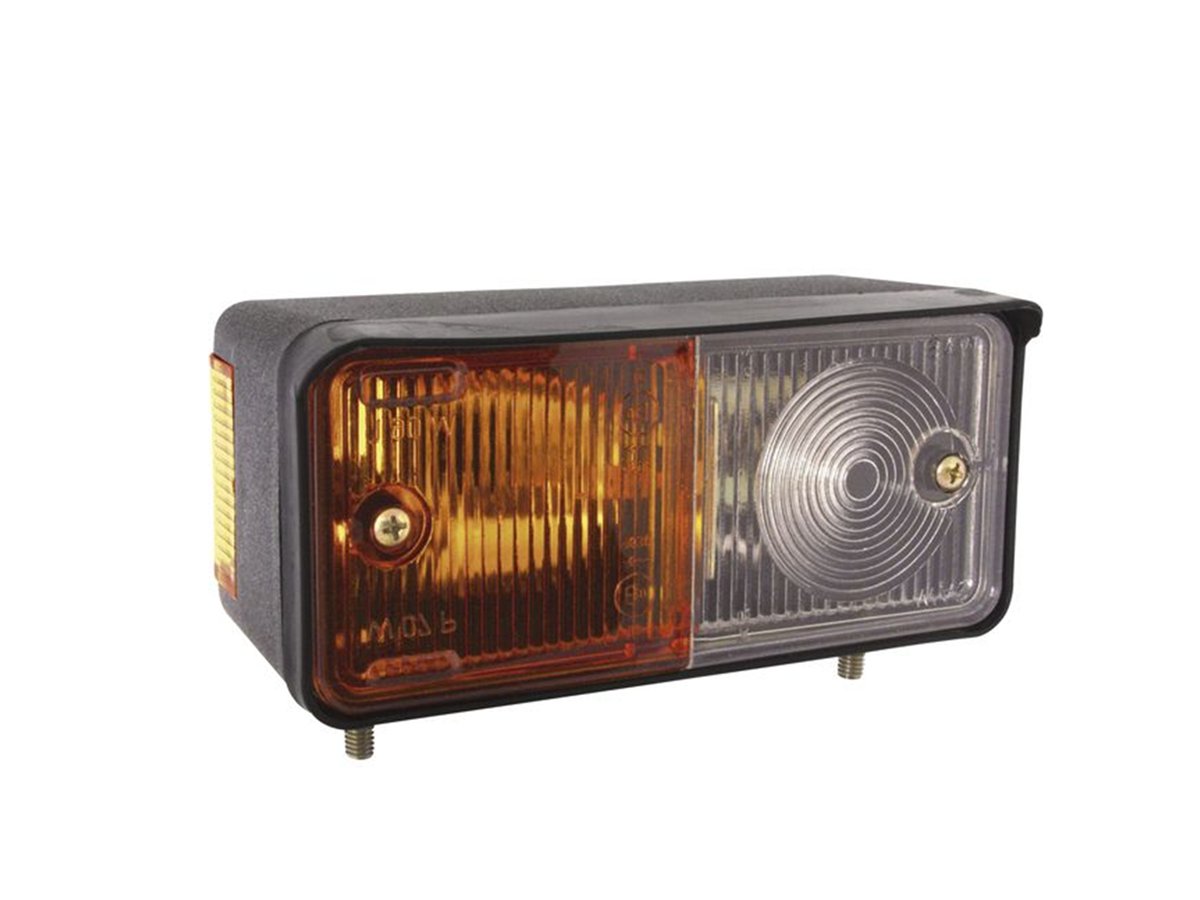 

Lampa Kierunkowskaz Prawa C-360 Błotnik MF-255 385