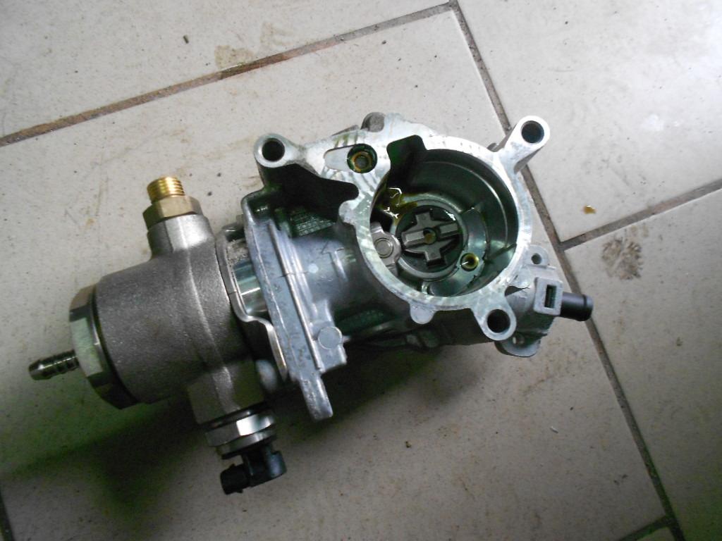 AUDI VW SEAT SKODA НАСОС VACUM 06J145100G