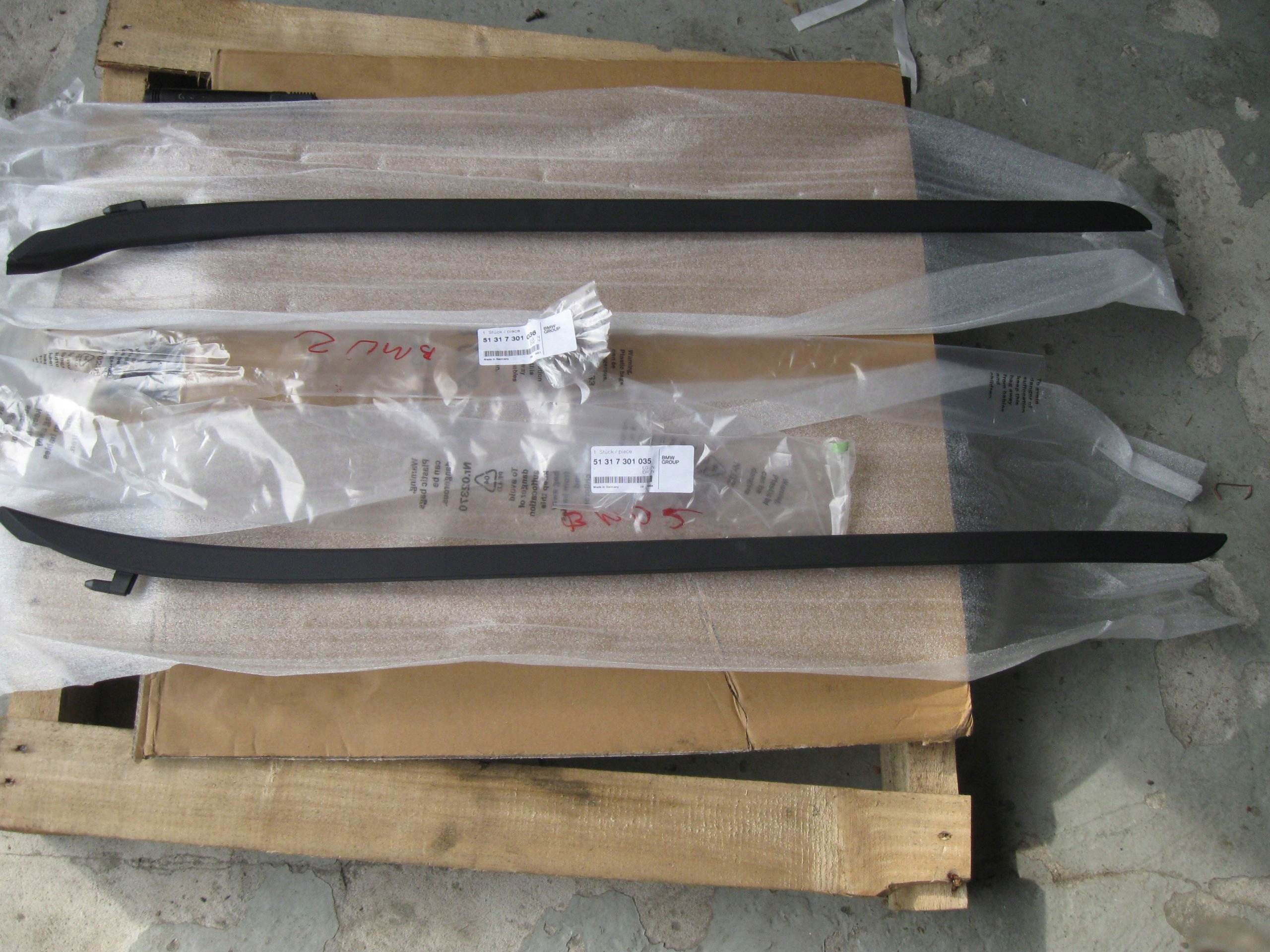 51317301035 - Прокладка стеклоподъемника BMW F45 л