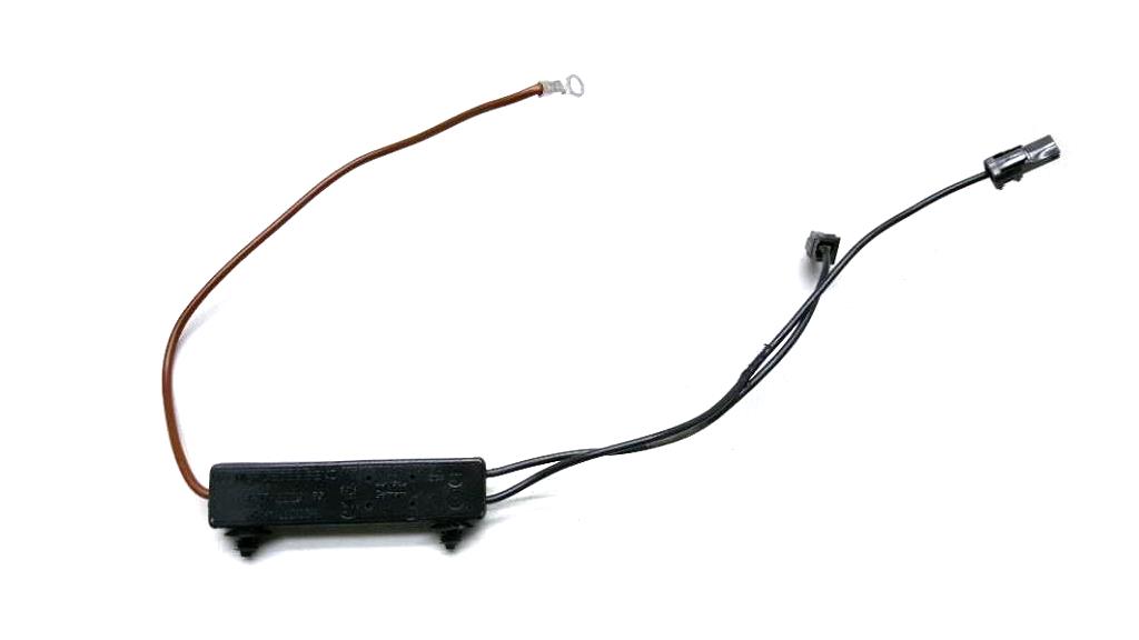 WZMACNIACZ ANTENOWY A2048709189 MERCEDES W204 C220