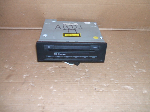 AUDI TT A3 VW CD-чейнджер 8E0035111D !