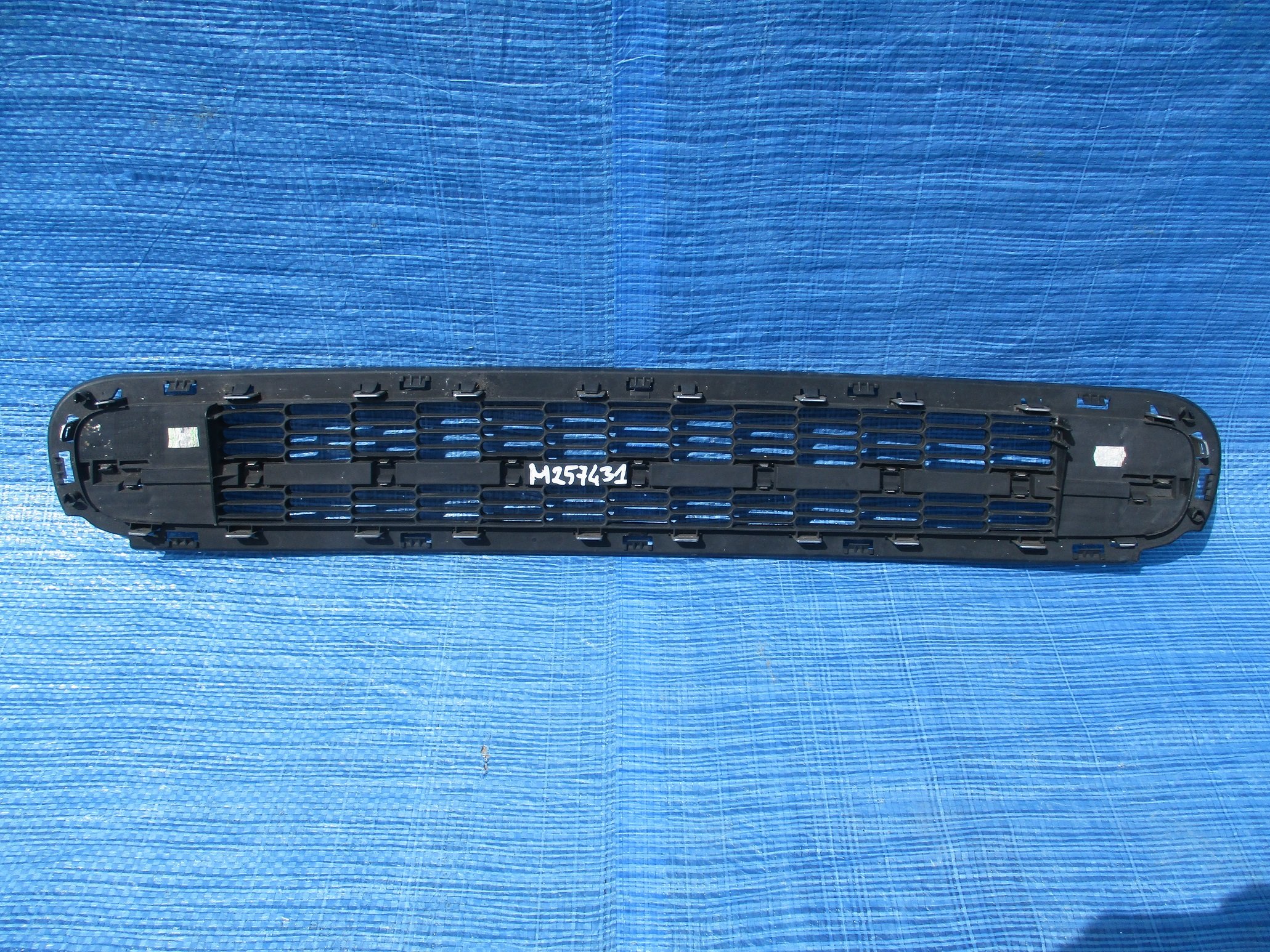 MINI oe 2753647 решетка бампера центральная