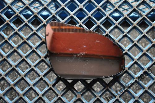 TOYOTA YARIS III 3 11-15 PRAWY GRZANY ORYGINAŁ