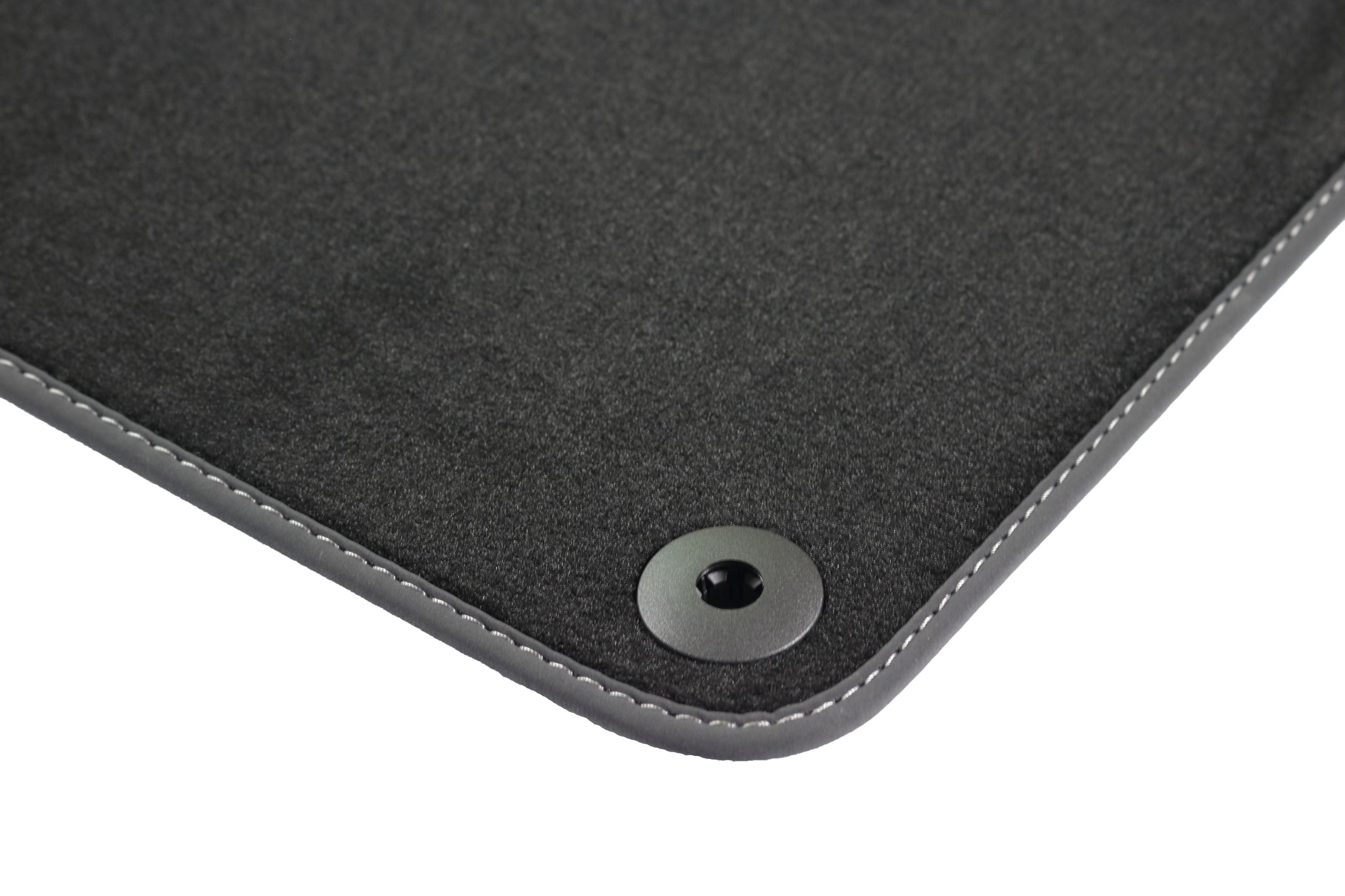 Mazda 3 II 2009-2014 DYWANIKI PREMIUM CARMAT Waga produktu z opakowaniem jednostkowym 4 kg