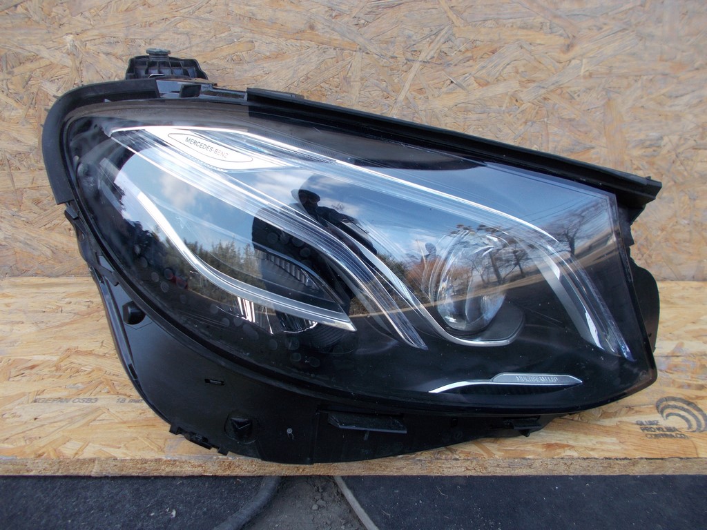 ФАРА ПРАВА ПРАВИЙ ПОВНИЙ КОМПЛЕКТ LED MERCEDES Е КЛАС 213