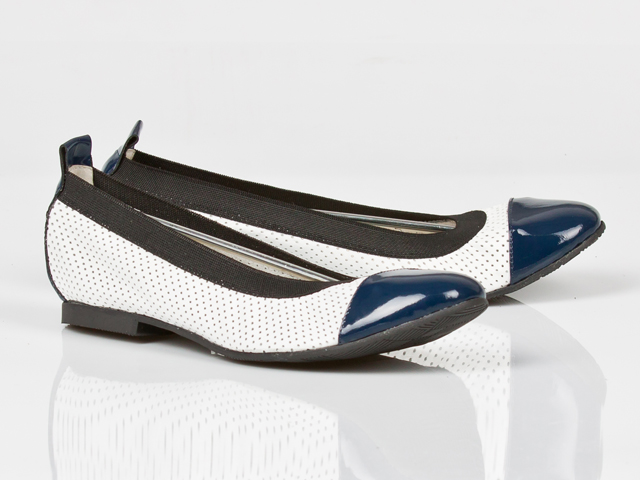 Ivbut 070 balerínky Polské bílé/námořnická modrá 40 Kůže