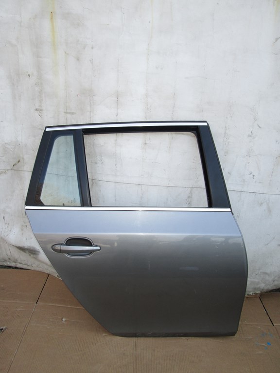 door BMW 5 E61 E 61 kombi right rear.