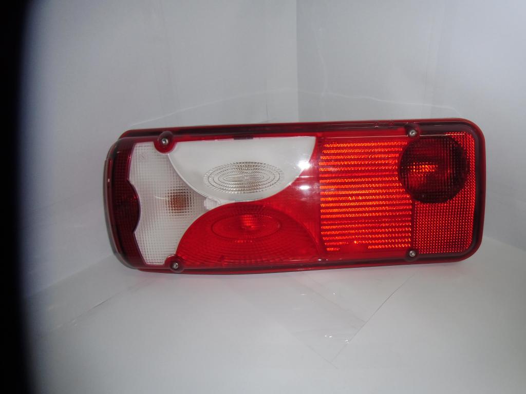 Фонарь боковой габаритный мерседес атего. Лампочка мерседес атего. Фонарь габаритный фольксваген лт 35. Лампа ближнего света мерседес атего 815. Лампочка мерседес атего.