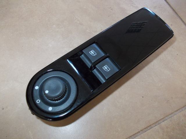 ПЕРЕКЛЮЧАТЕЛЬ СТЕКЛОПОДЪЕМНИКА CLIO IV 5D ПЕРЕДНИЙ ЛЕВЫЙ EU#