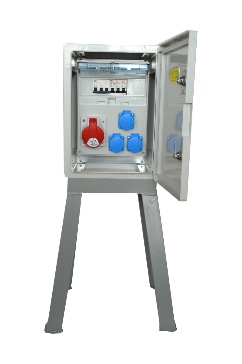 Elektrická skříňka IP65 XC532W se stojanem 32A