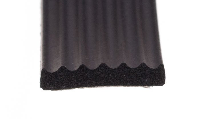 

Uszczelka samoprzylepna czarna 20x4 (SD-52) 1m