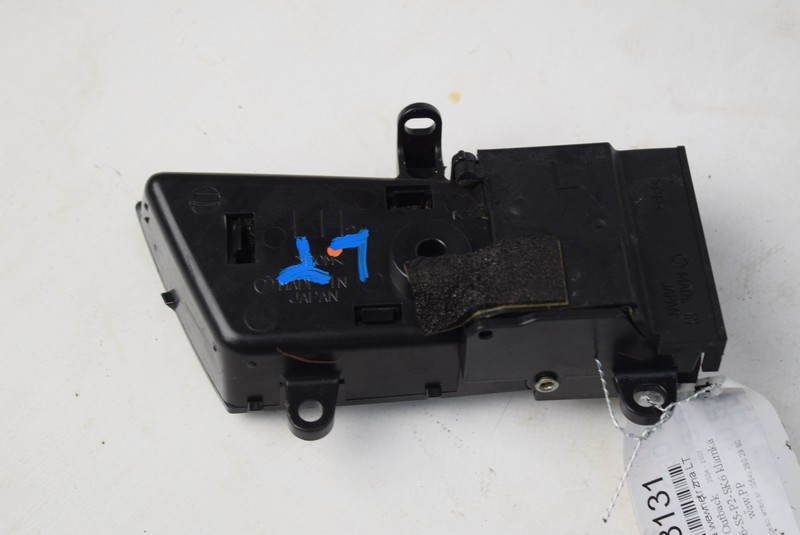 KLAMKA WEWNĘTRZNA LEWA TYŁ SUBARU OUTBACK 3 III 04-09 Producent części Subaru OE