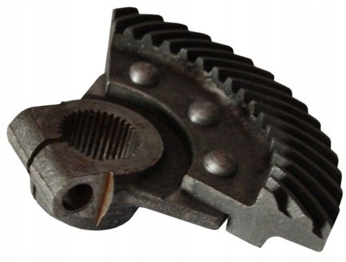 4228004 - Зубчастий виріз з маточиною URSUS C - 330 C330