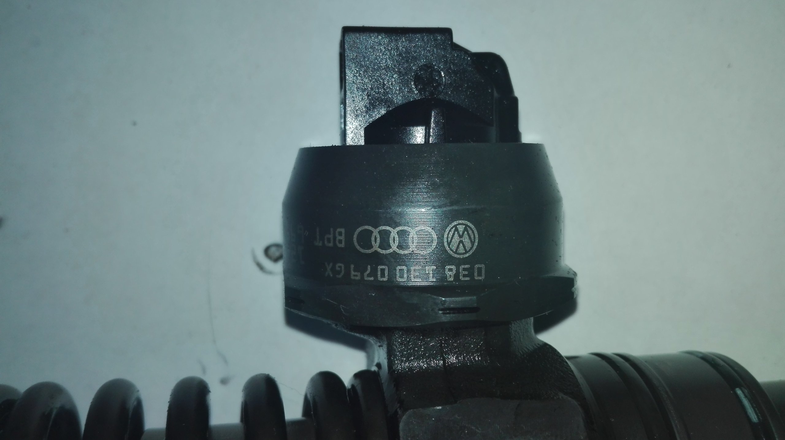 VW SKODA POMPOWTRYSKIWACZE KPL. 4SZT. 038130079GX Numer katalogowy części 038130079DV