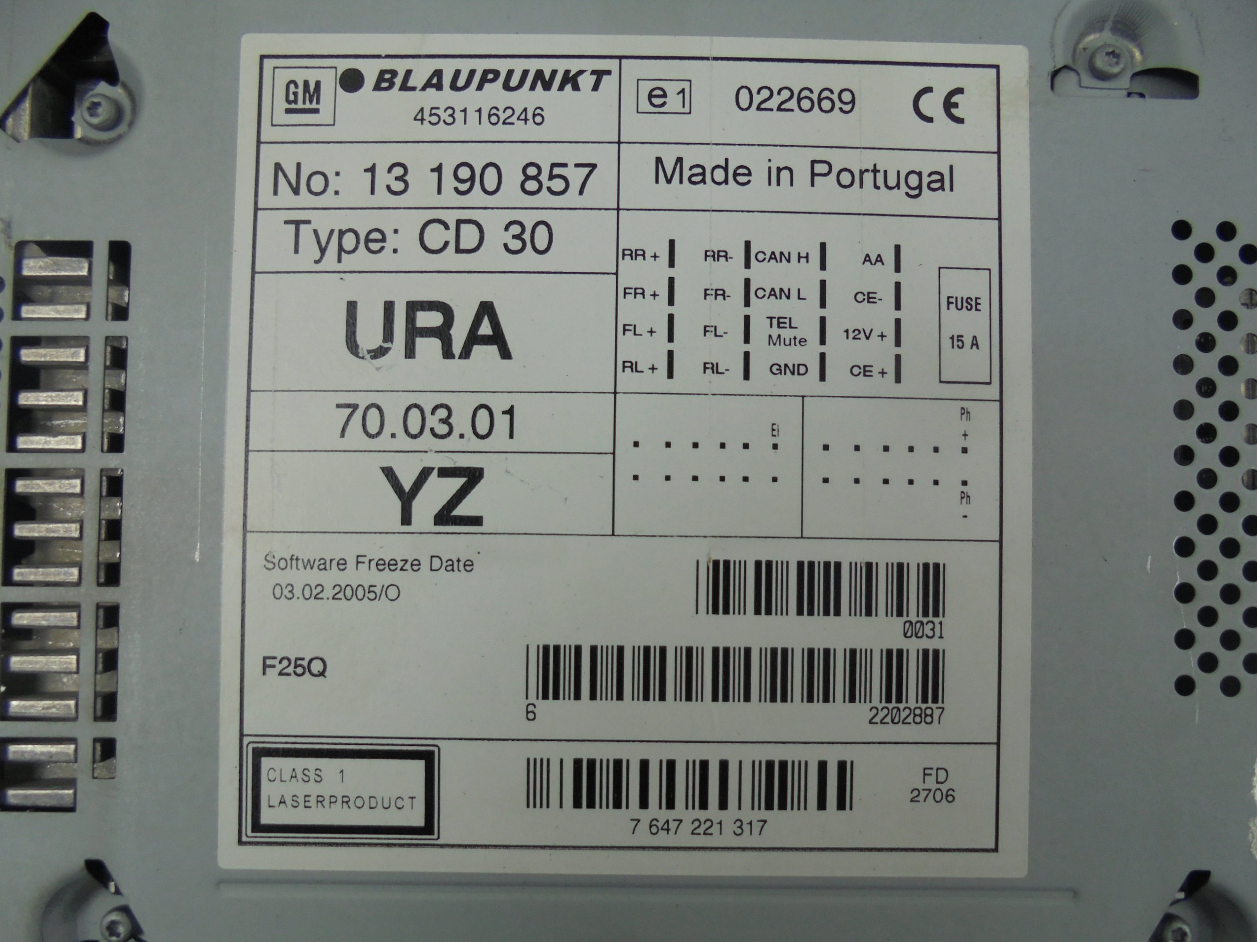 RADIO CD30 YZ WYŚWIETLACZ 13208194 OPEL ASTRA H Producent części Opel OE