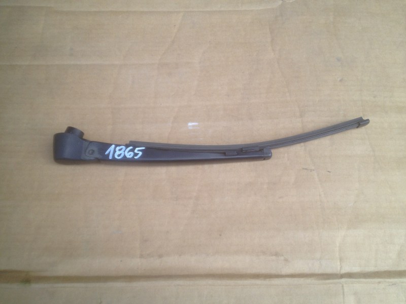 A1768240012 - Мерседес А-класс A176 W176 перо плечо стекло сзади