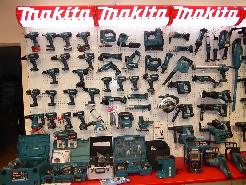 Pilarka tarczowa 18V Makita DHS680Z bez aku. Prędkość obrotowa 5000 rpm