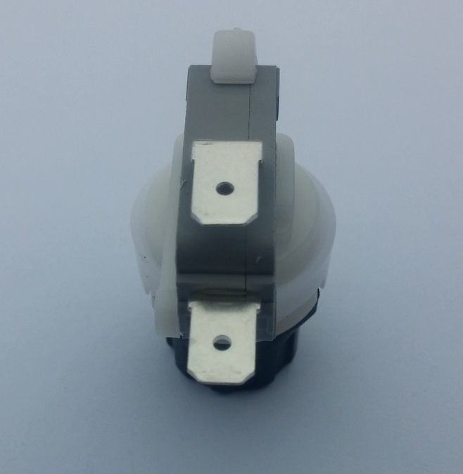 Stycznik elektryczny + przycisk pneumatyczny do młynka pompy + wężyk 2 mb Linia SWITCH