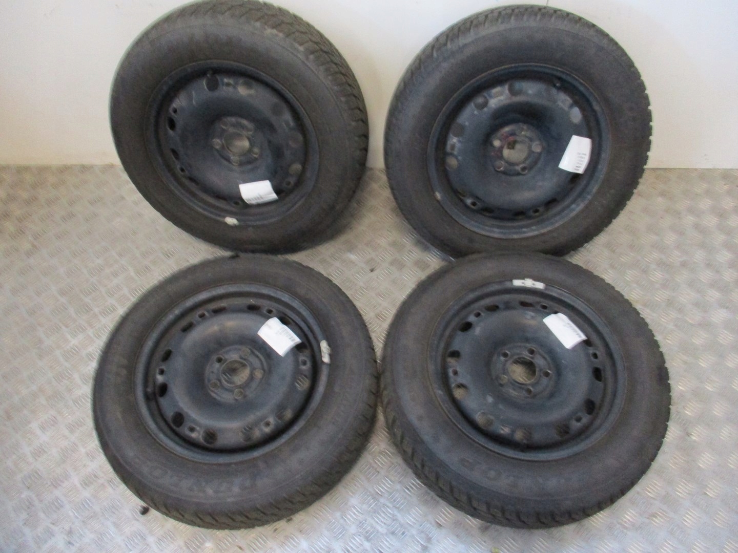 Колеса диски Шини СТАЛЬНЫЕ SEAT ARONA M+S R15mm