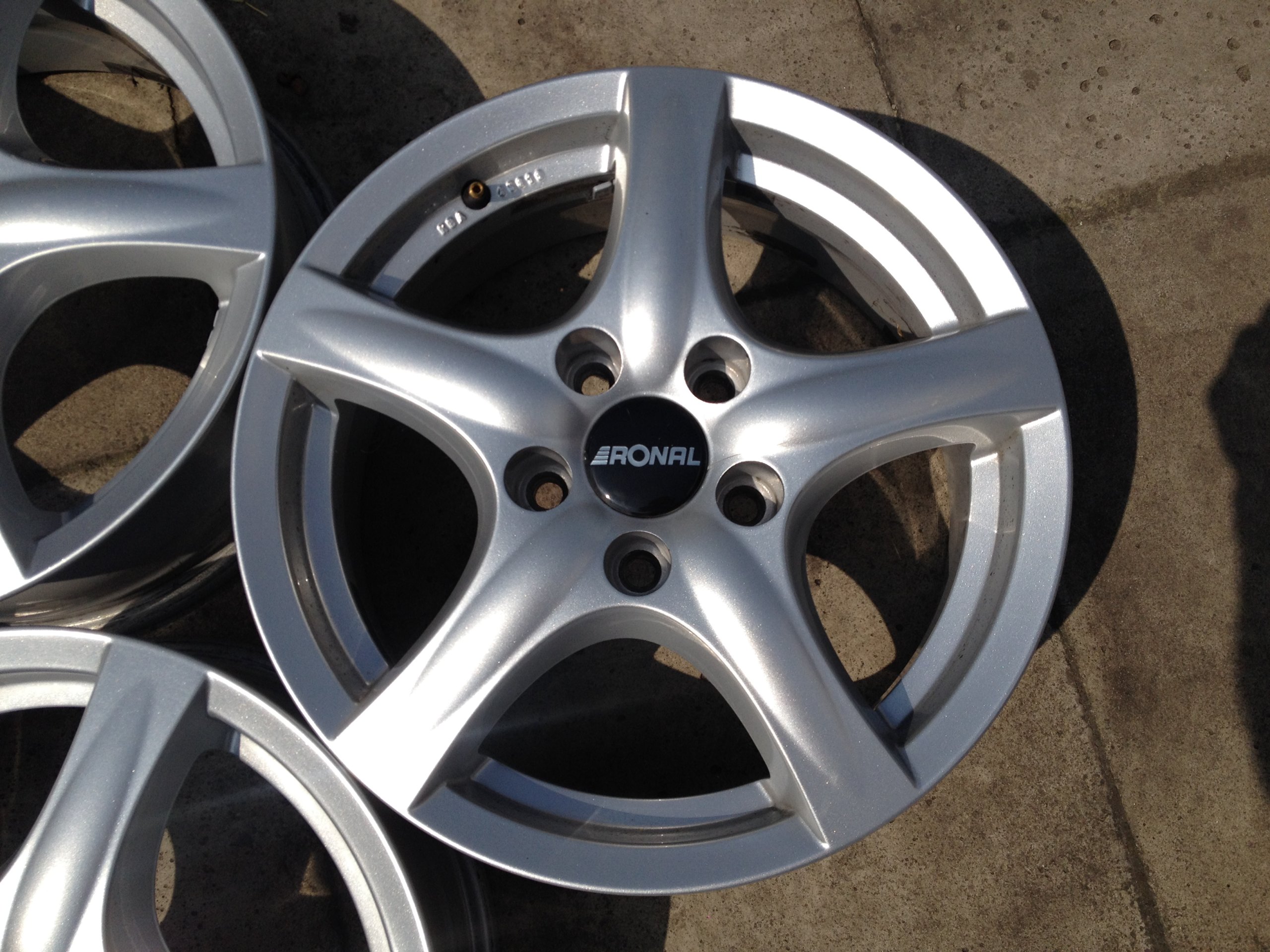 5x115 OPEL ASTRA J CHEVROLET CRUZE Et45 як нові ! Ширина диски 6 . 5 