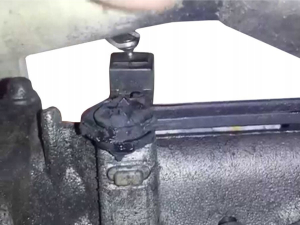 KLAPY WIROWE PROWADNICA DO MERCEDES 3.0 3.2 CDI Typ silnika Diesel