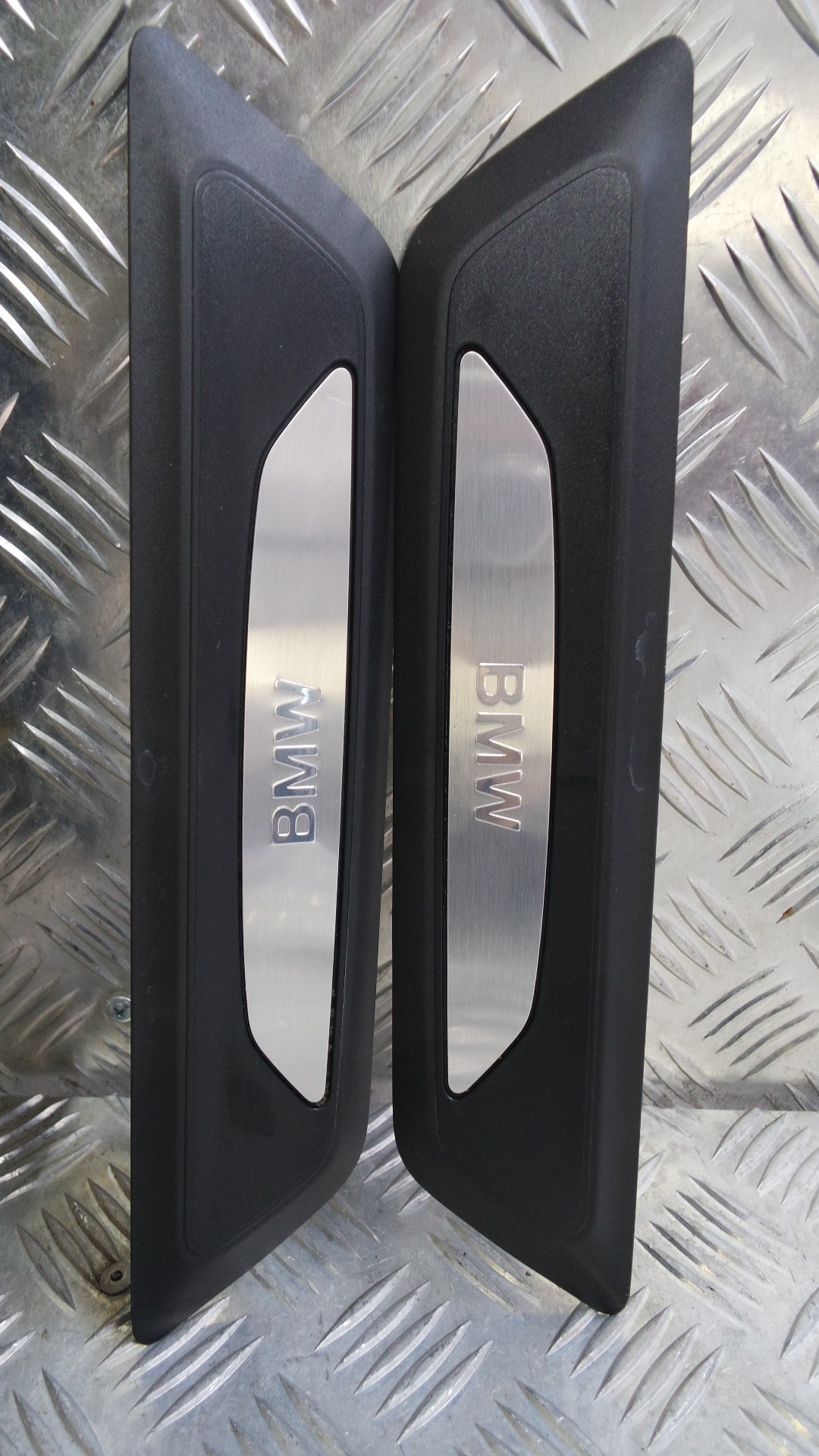 Декоративные накладки на пороги BMW F34