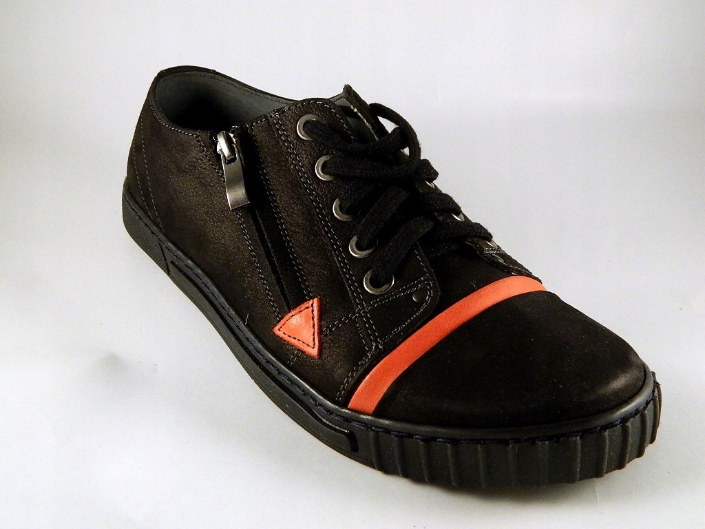 TRAMPKI Z ZAMKIEM SKÓRA NATURALNA WYRÓB POLSKI 41 Marka Moskała