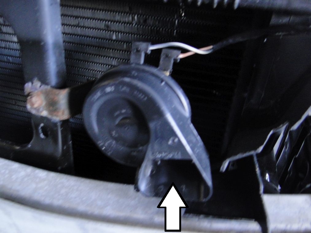 MERCEDES CLC 203 KLAKSON SYGNAŁ NA PAS PRZEDNI Jakość części (zgodnie z GVO) O - oryginał z logo producenta pojazdu (OE)