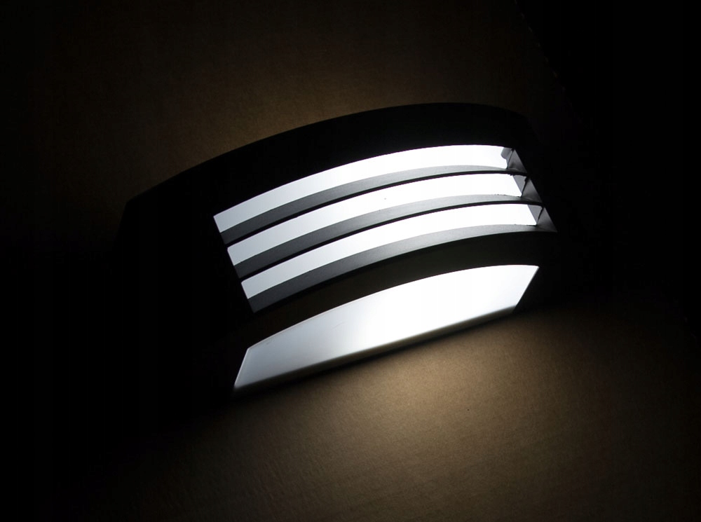 LAMPA KINKIET OGRODOWY ELEWACYJNA ZEWNĘTRZNA EMA Kolor czarny