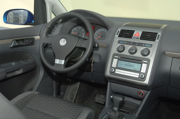 RADIO VW RCD300 MP3 GOLF PASSAT CADDY TOURAN JETTA Rodzaj fabryczny