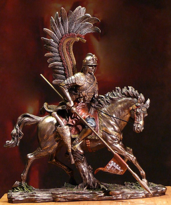 POLSKI HUSARZ NA KONIU figurka VERONESE husaria Wysokość 32 cm