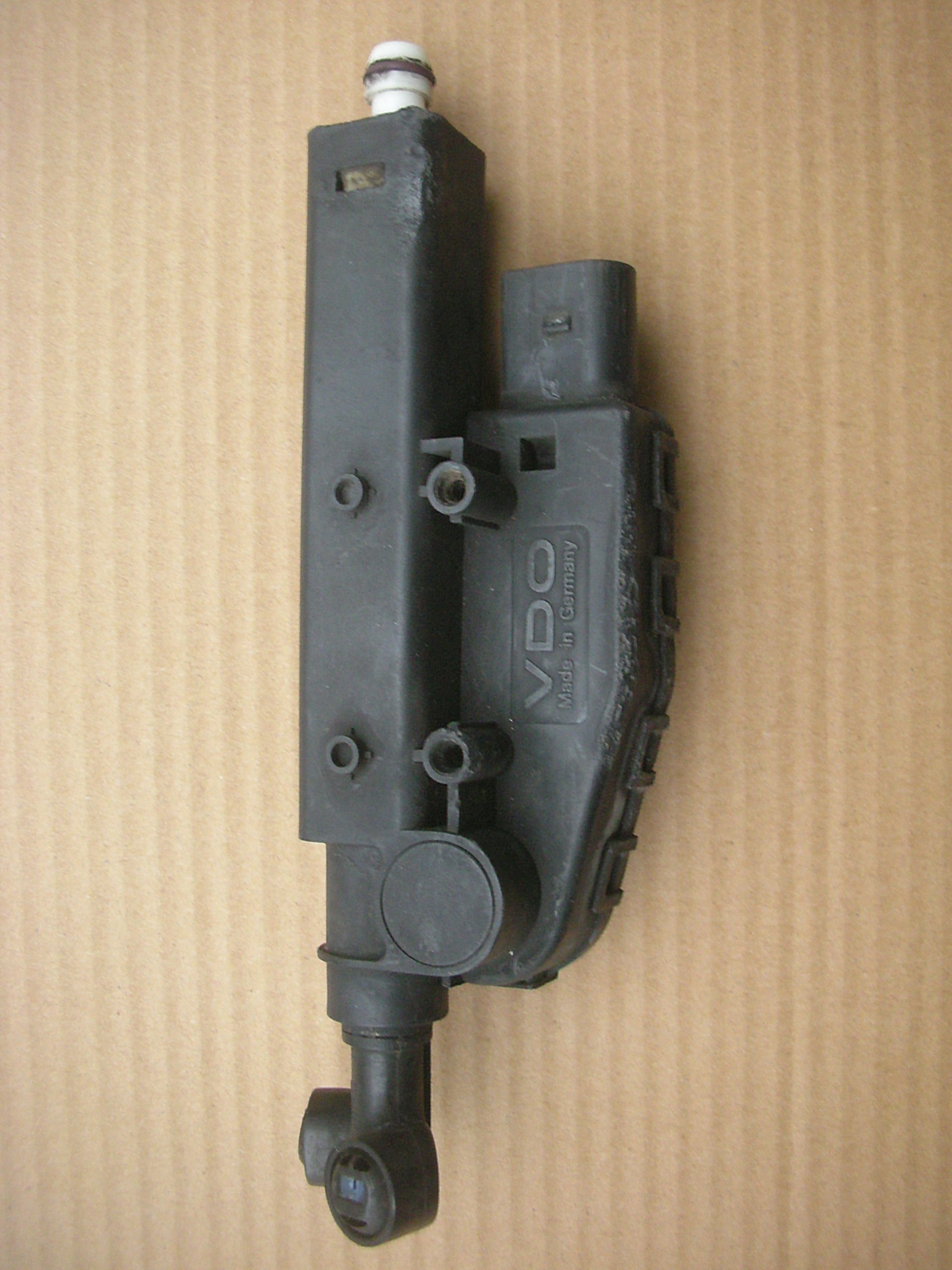 VW PHAETON ОМИВАЧ ФАР SPRAY 3DO