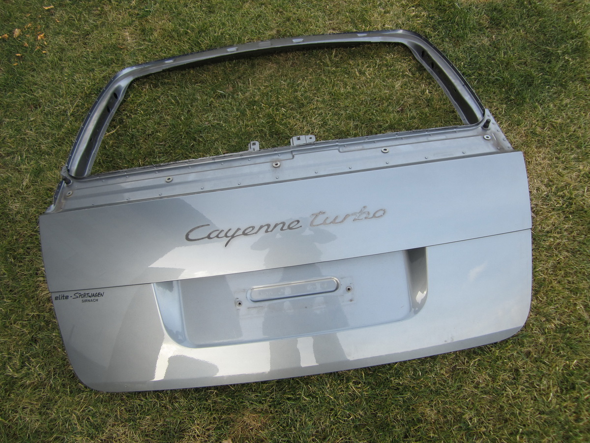 задняя зад крышка багажника PORSCHE Cayenne 7L5 2004