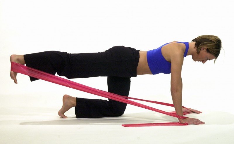 TAŚMA DO ĆWICZEŃ THERABAND GUMA ZIELONA 1,5M Kolor dominujący odcienie zieleni