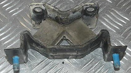 @ OPEL OMEGA B 2.0 16V X20XEV @ PODUSZKA SKRZYNI