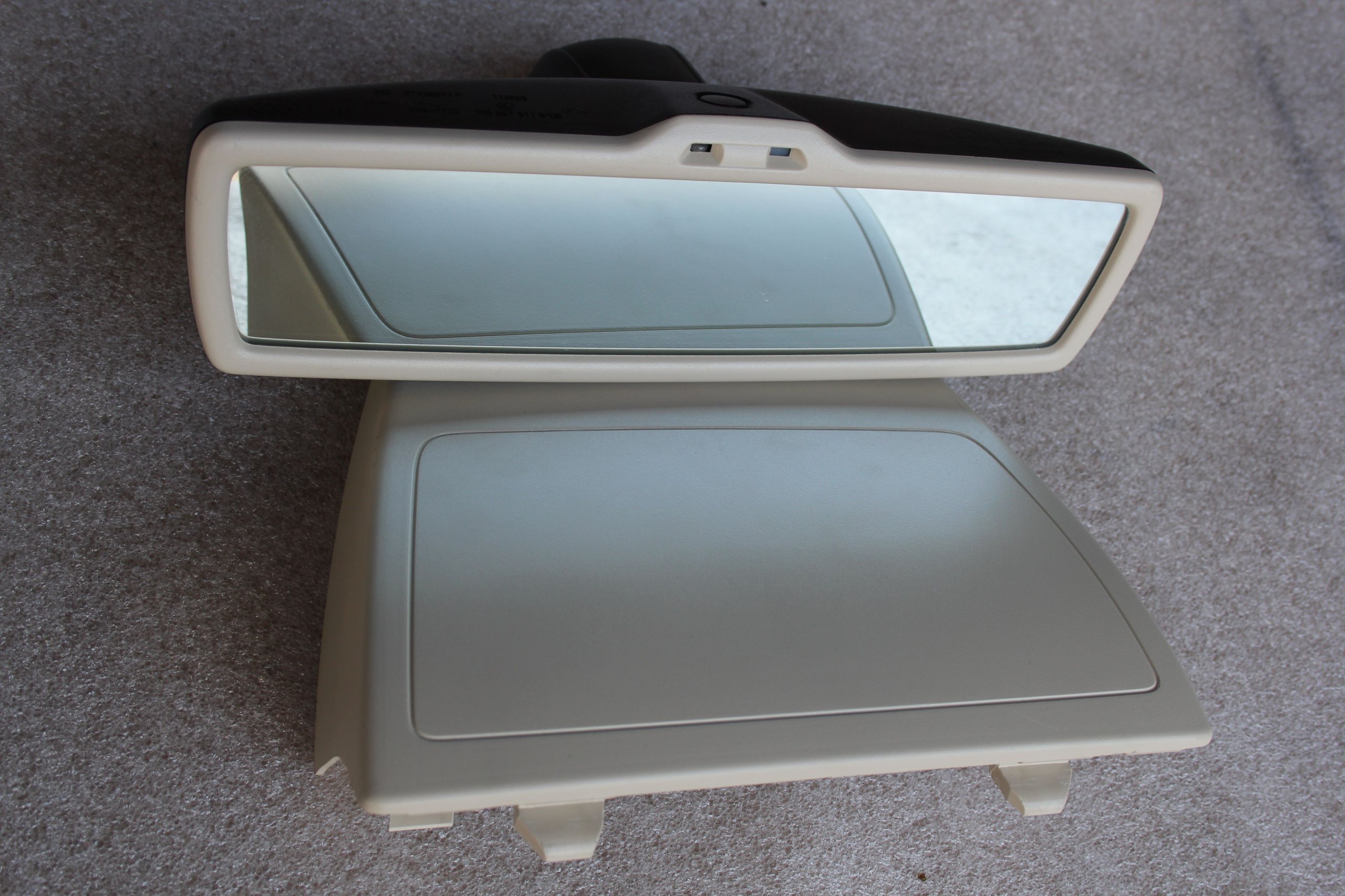 ВНУТРІШНЄ ДЗЕРКАЛО VW TOUAREG 7P6857511N