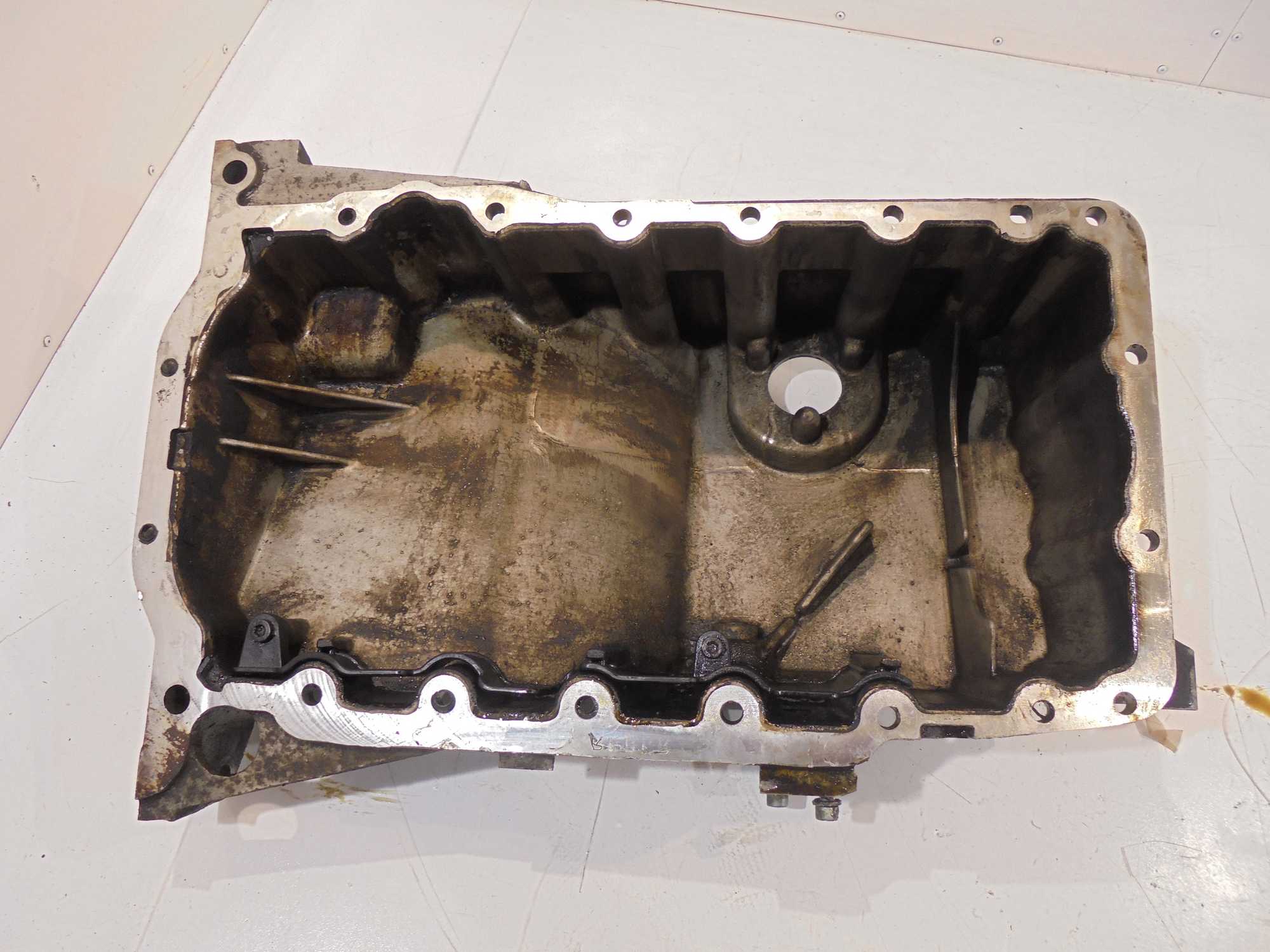 MISKA OLEJOWA AUDI BPJ 2.0 TFSI 170K Producent części Audi OE