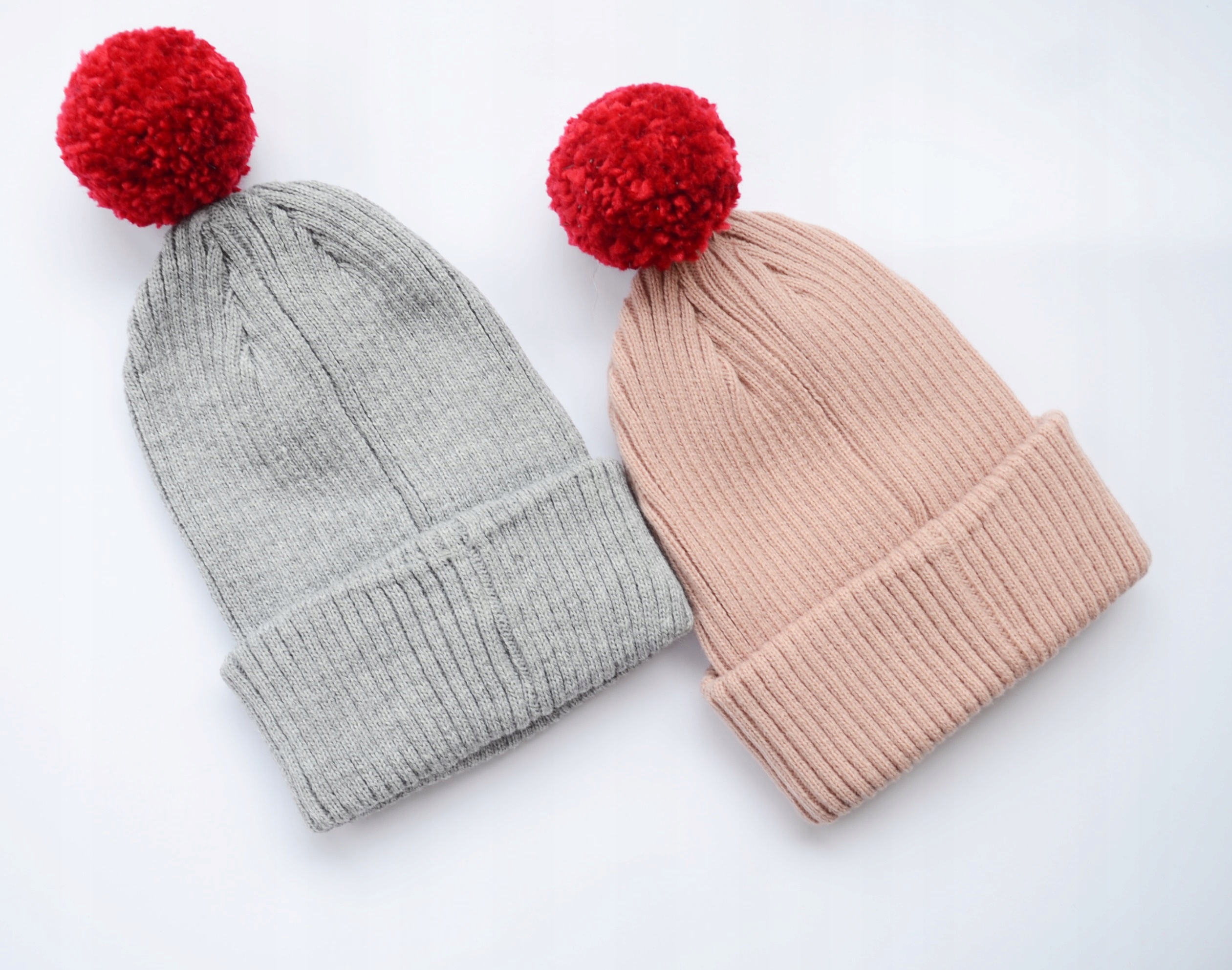 

Czapka Nowa Pompon Odblaskowa Pomponik Odblask