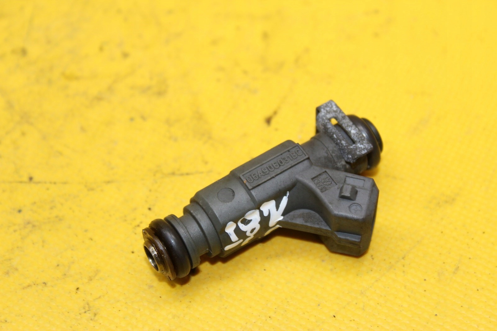 WTRYSKIWACZ AUDI A3 S3 1.8 TB BAM 06A906031BC