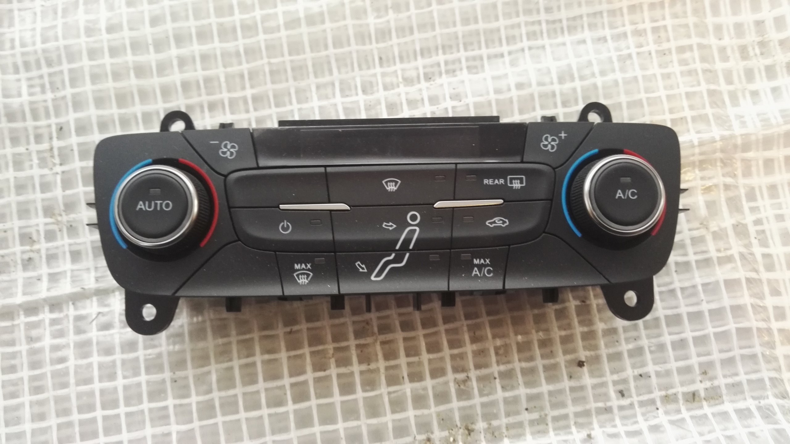 FORD FOCUS MK3 PANEL KLIMATYZACJI F1ET-18C612-AJ