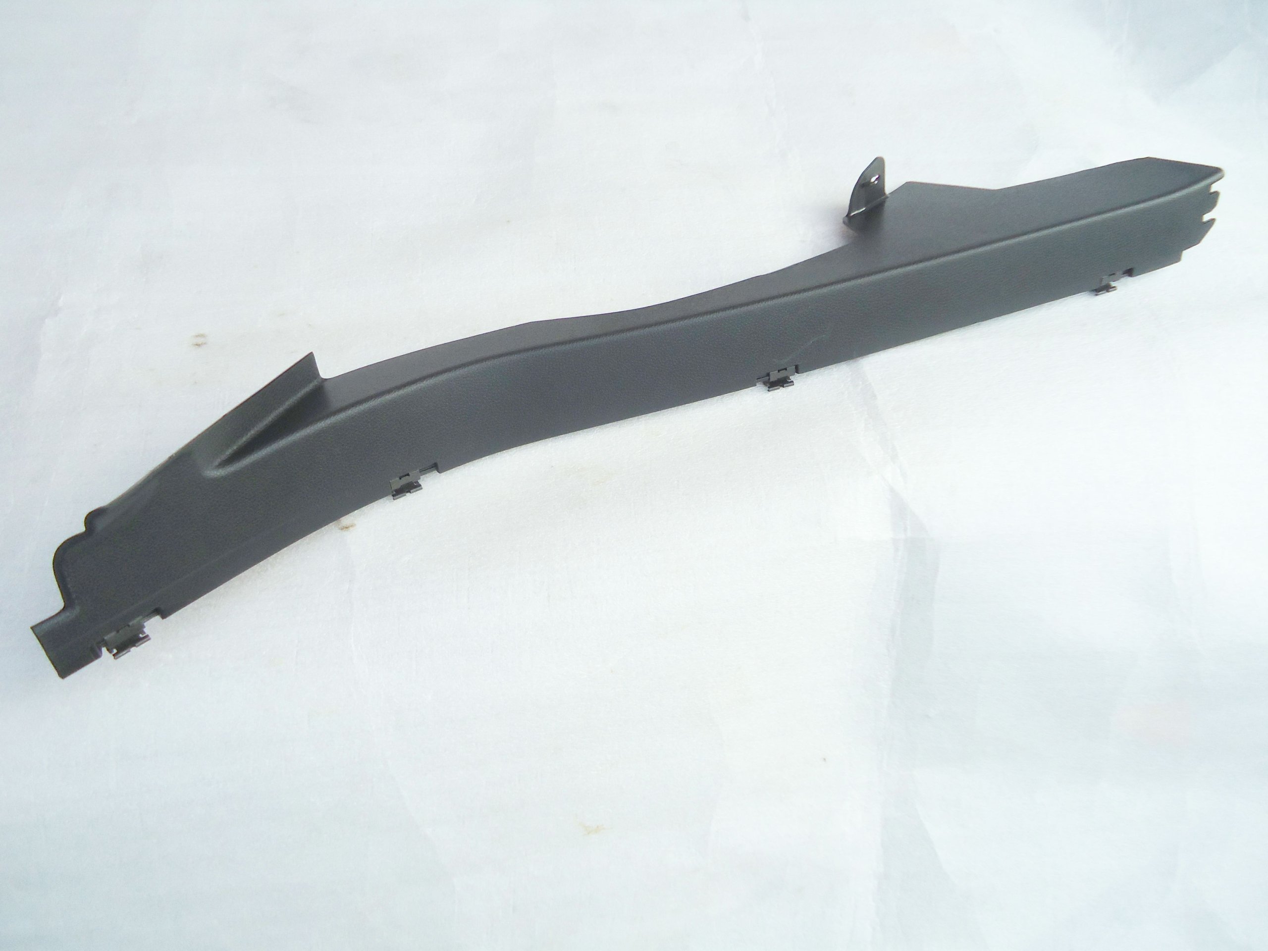 MERCEDES CКЛАСС W204 обивка порога A2046903625