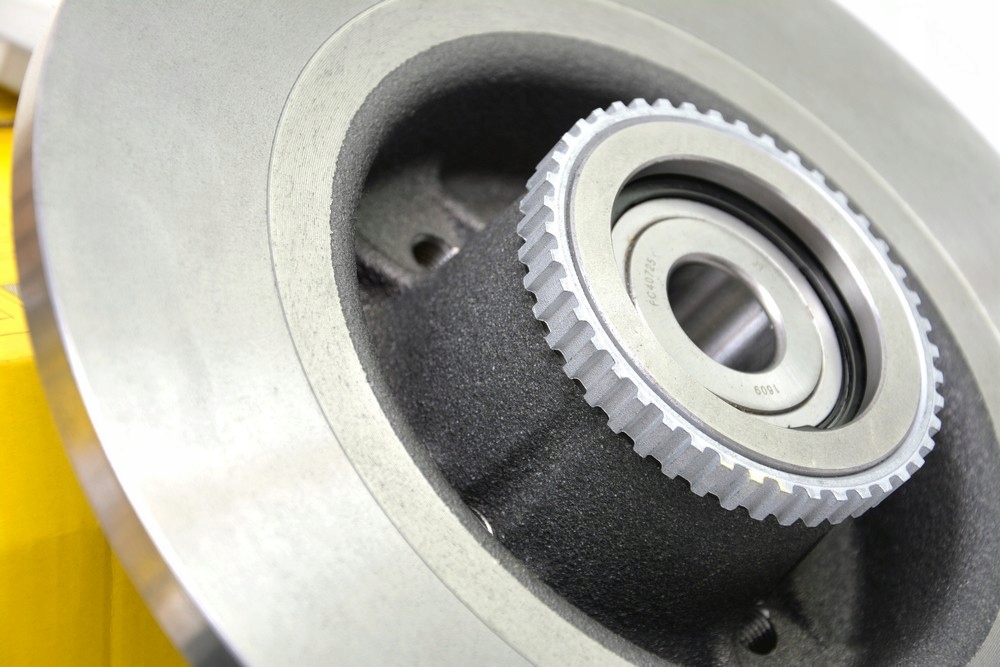 Диски с подшипниками + задние колодки Renault SCENIC 1 и