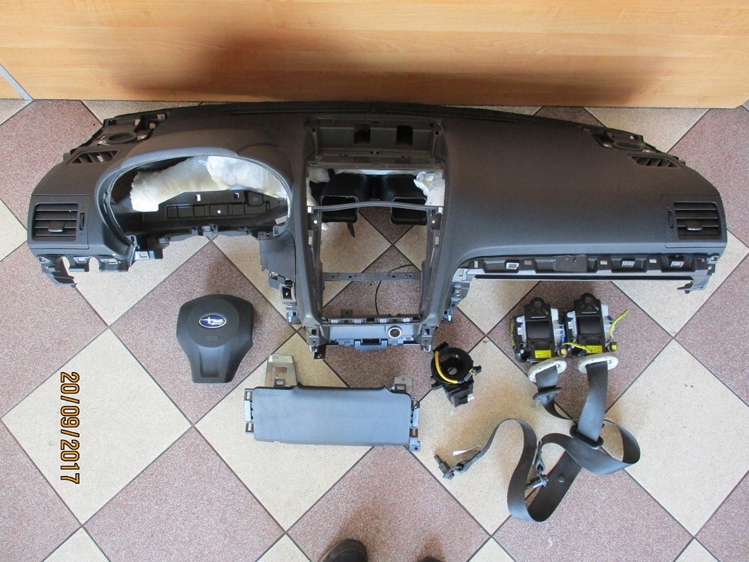 Панель приборов пюпитр ТОРПЕДA SUBARU XV 13r