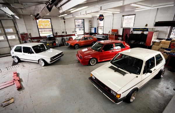 Znaczek VW Chrom Na Tylny Pas VW Golf 2 / Jetta 2 Jakość części (zgodnie z GVO) O - oryginał z logo producenta pojazdu (OE)