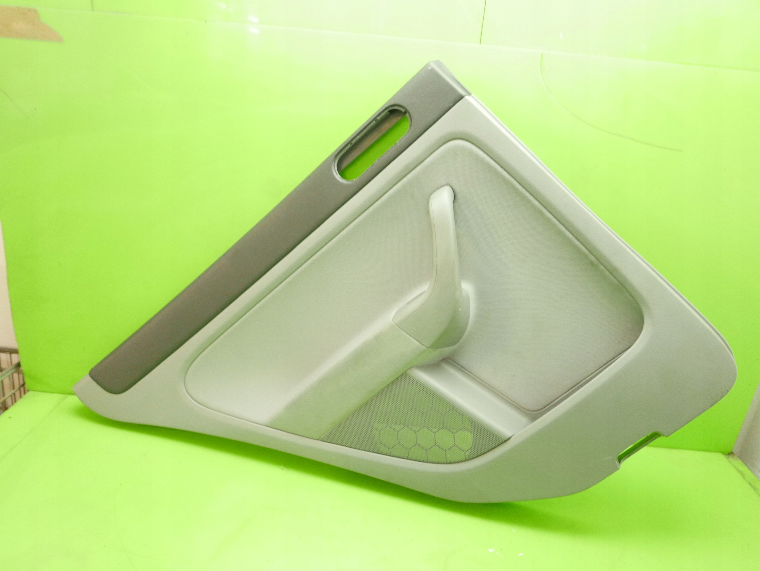 TAPICERKA BOCZEK DRZWI TYŁ LEWY VW GOLF PLUS 04-08 Typ samochodu Samochody osobowe