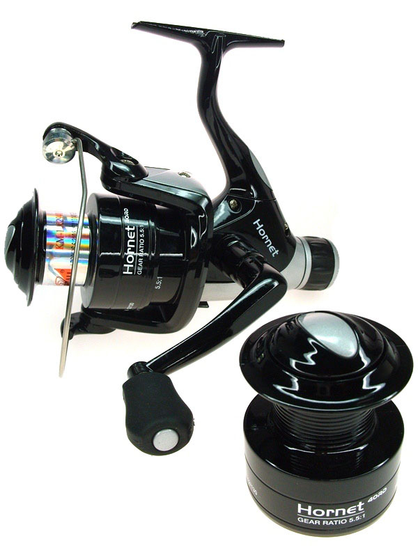 KOŁOWROTEK MISTRALL HORNET RD20 + SZPULA Rozmiar 2000