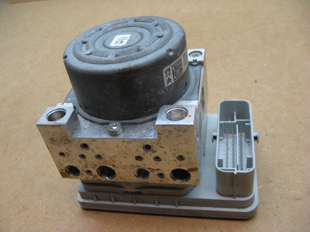 9801661280 611A13001D - PEUGEOT 208 НАСОС ABS КОНТРОЛЕР