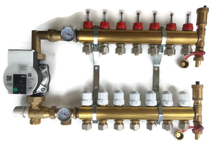 Rozdělovač 11 okruhů s čerpací skupinou pro podlahové krytiny