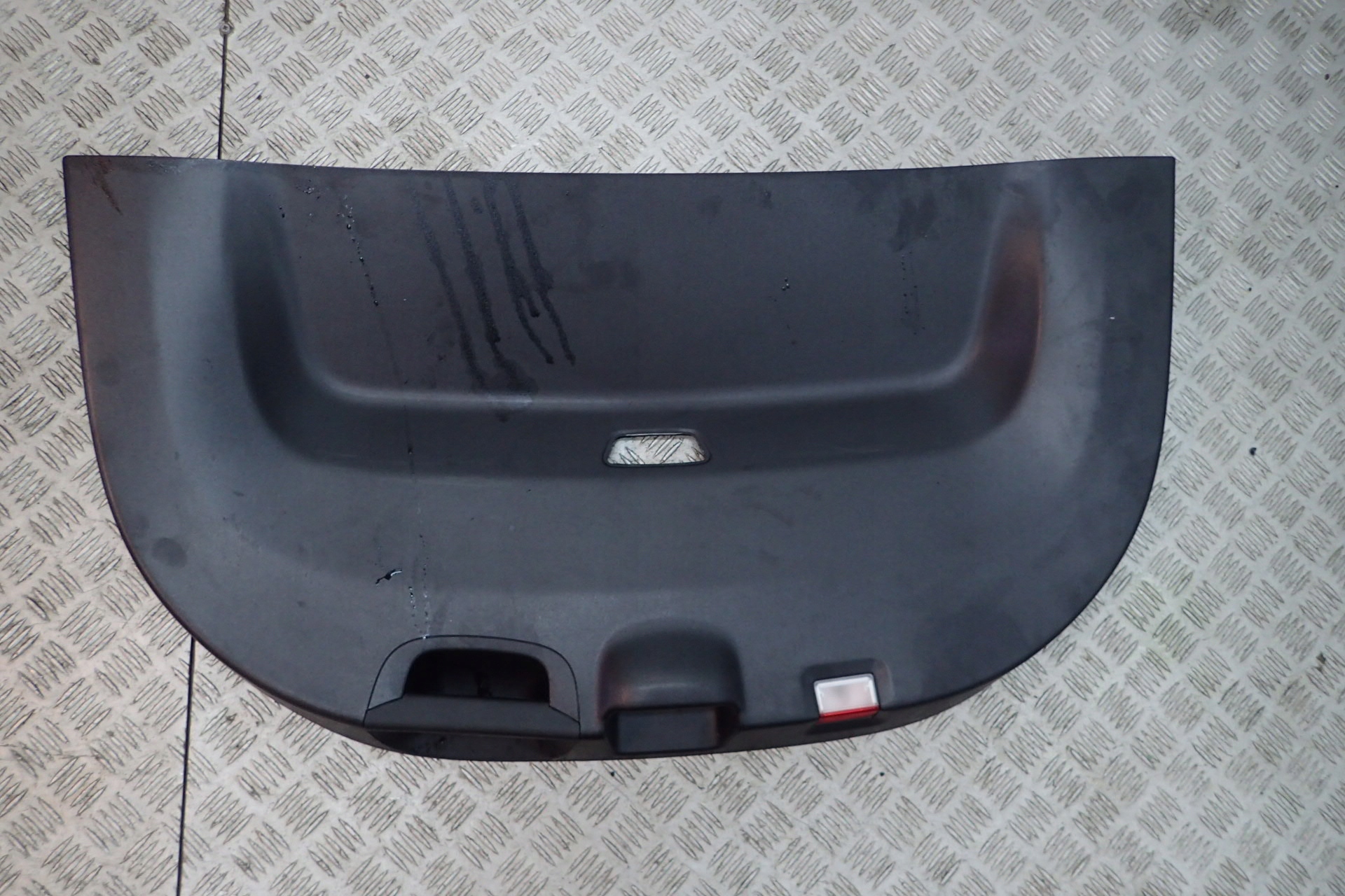 MERCEDES AMG GT R TAPICERKA KLAPY TYŁ TYLNEJ