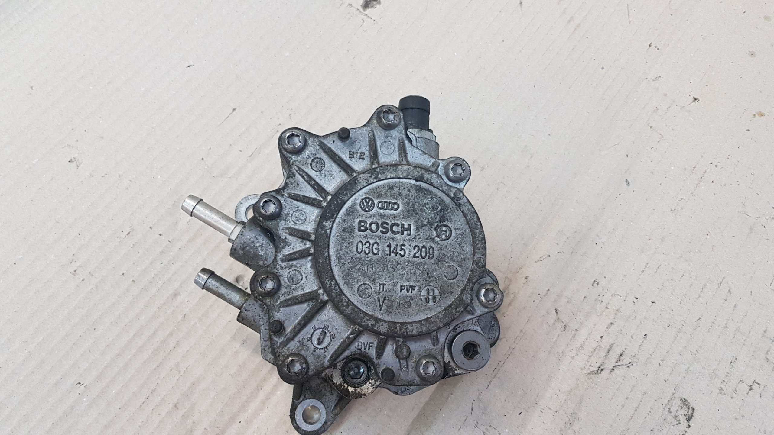 Vw 2.0 TDI BKP Вакуум насос 03g145209